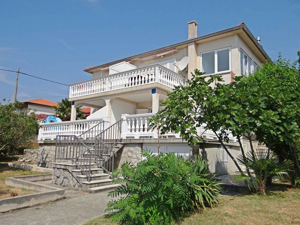 Ferienwohnung with air conditioning and internet access