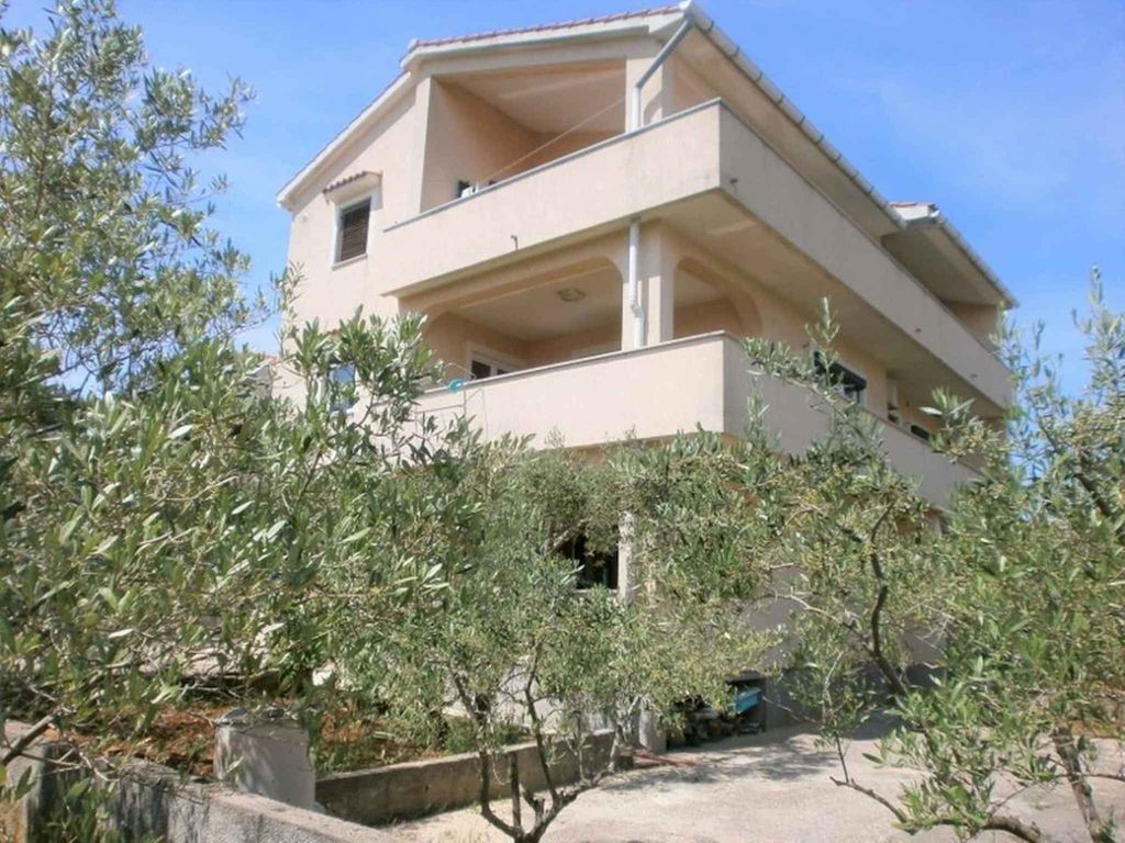 Ferienwohnung mit Grill und Hof zur Mitbenutzung