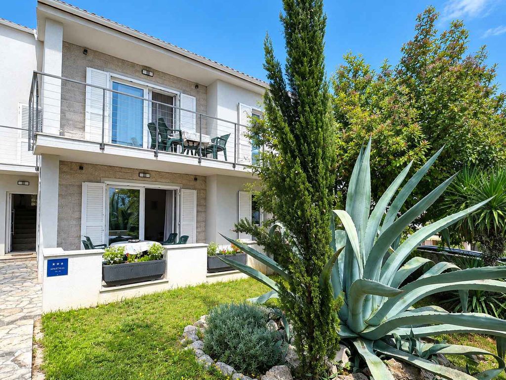 Ferienwohnung mit Klimaanlage, Balkon und Grillmöglichkeit