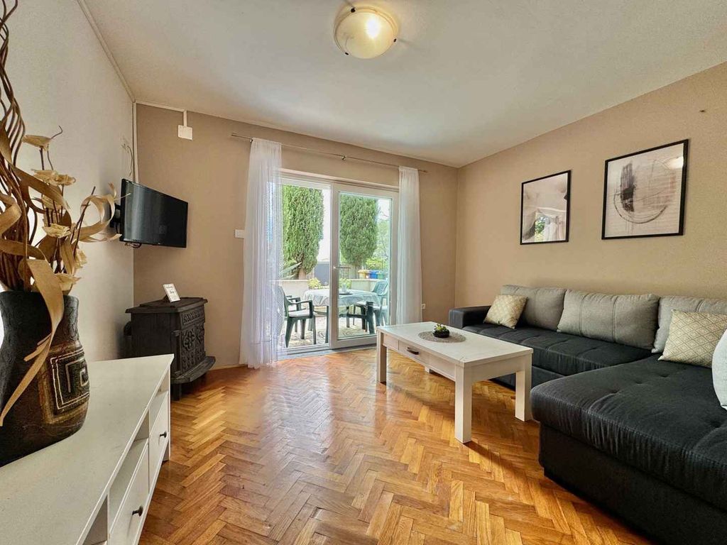 Ferienwohnung mit Klimaanlage, Terrasse und Grillmöglichkeit