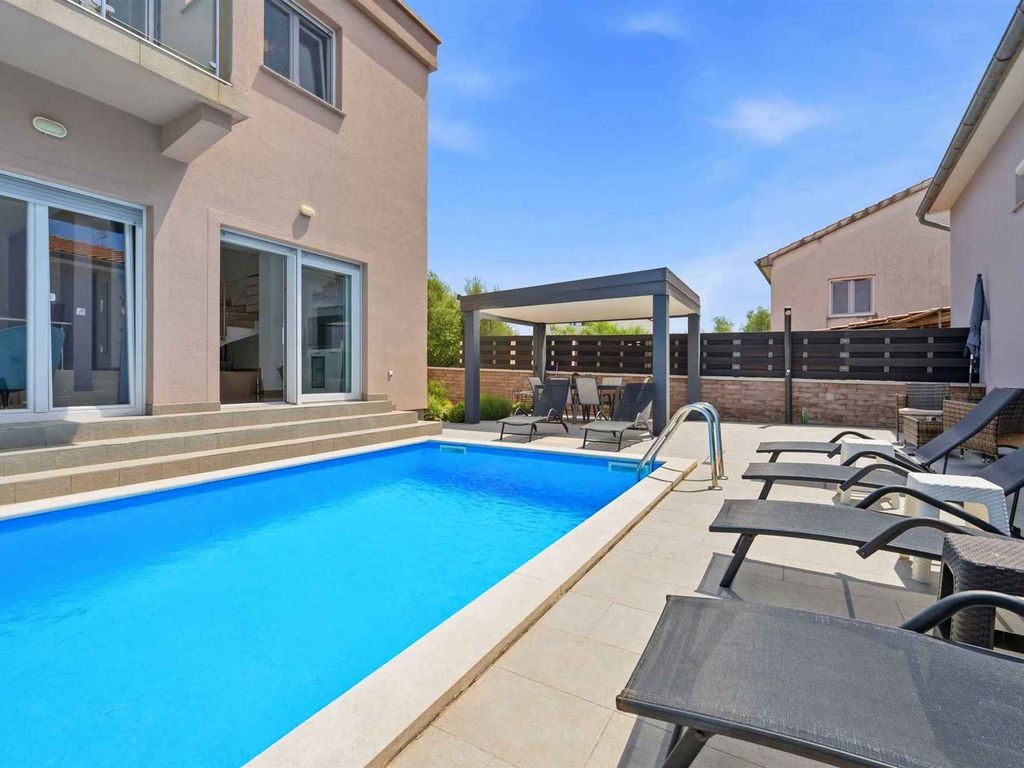 Ferienhaus mit Pool und Kilmaanlage