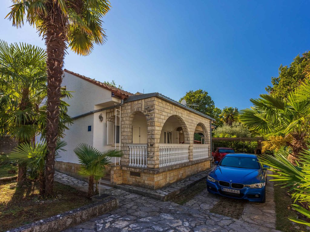 Ferienwohnung mit Terrasse und Grill