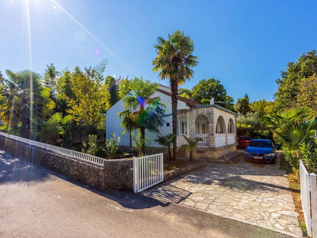 Ferienwohnung mit Terrasse und Grill