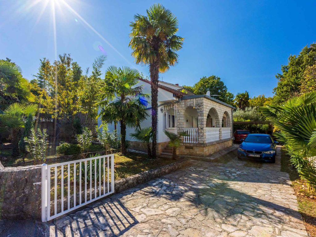 Ferienwohnung mit Terrasse und Grill