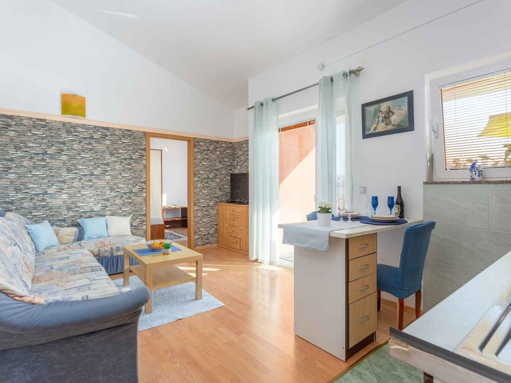 Ferienwohnung mit Klimaanlage und Balkon