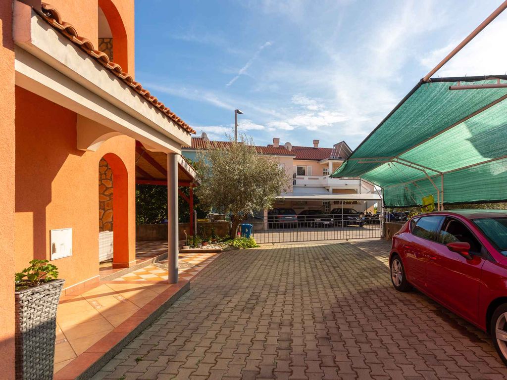Ferienwohnung mit Klimaanlage und Balkon