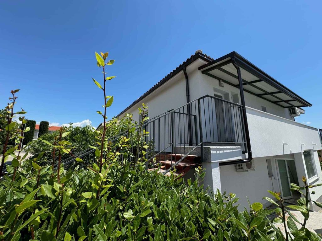 Ferienwohnung mit Klimaanlage und Balkon