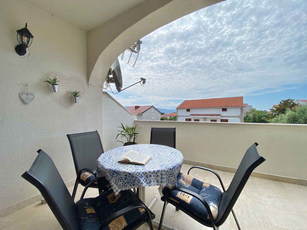 Ferienwohnung mit Klimaanlage und Balkon