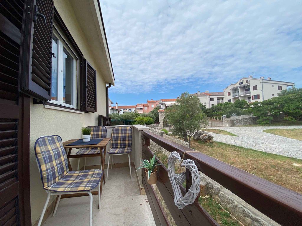 Ferienwohnung mit Klimaanlage und Balkon