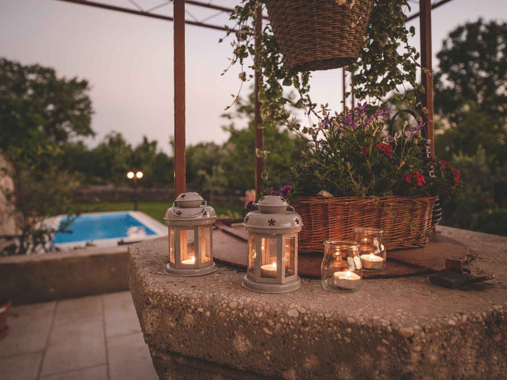 Villa mit Swimmingpool und Grill