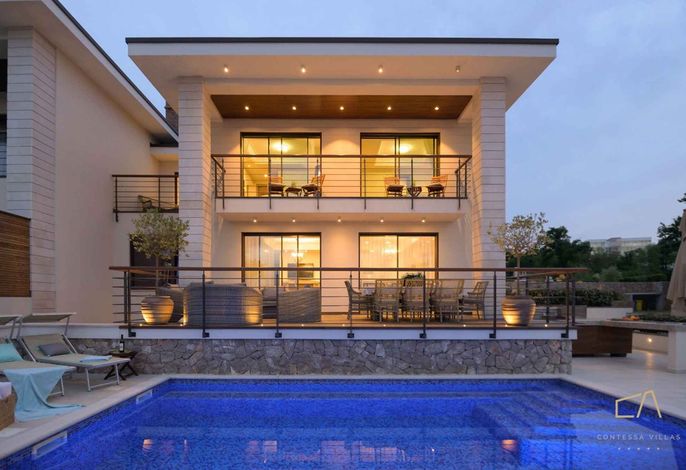 Villa mit Pool und Klimaanlage
