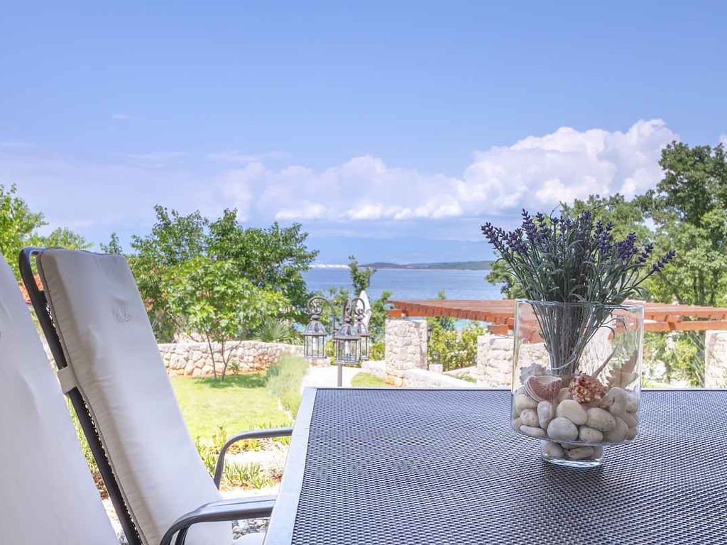 Ferienwohnung mit Balkon, Klimaanlage und Meerblick