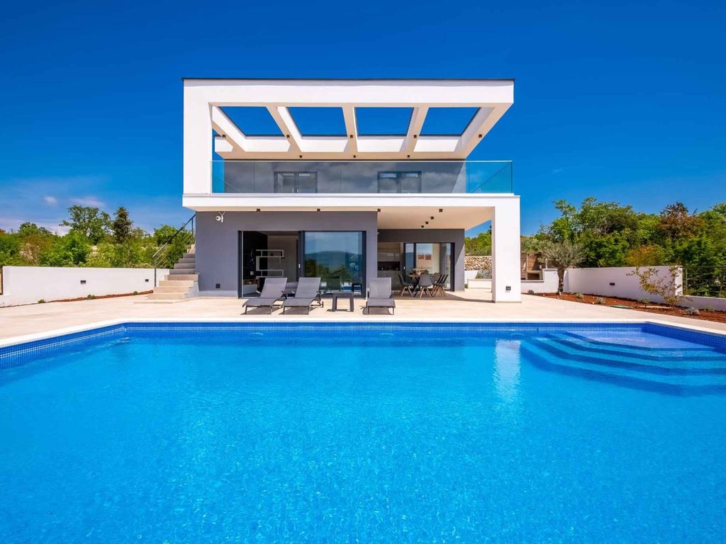 Villa mit Pool und Meerblick