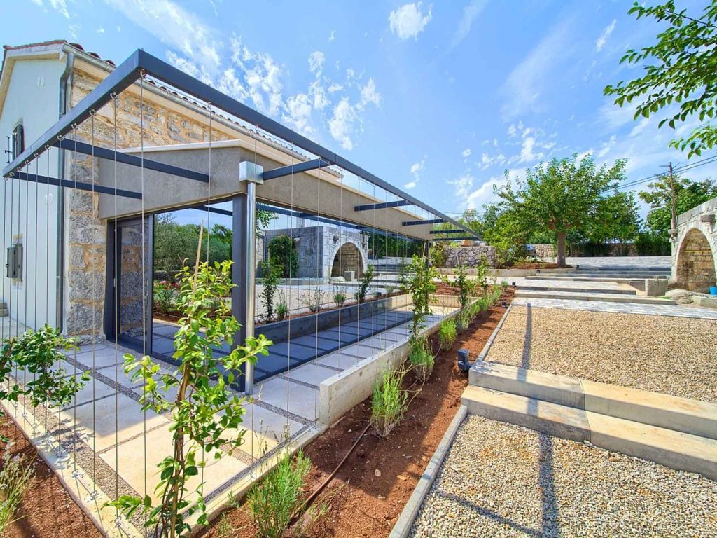 Villa mit Klimaanlage und Pool
