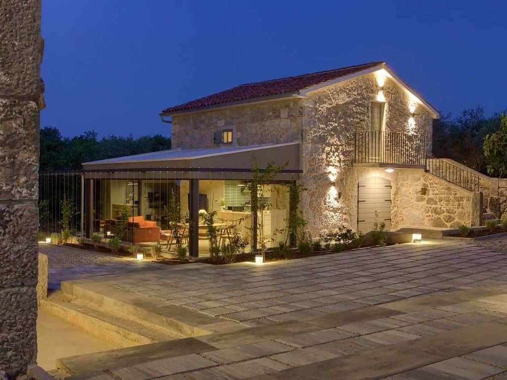 Villa mit Klimaanlage und Pool