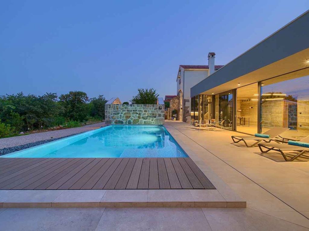 Villa mit Pool