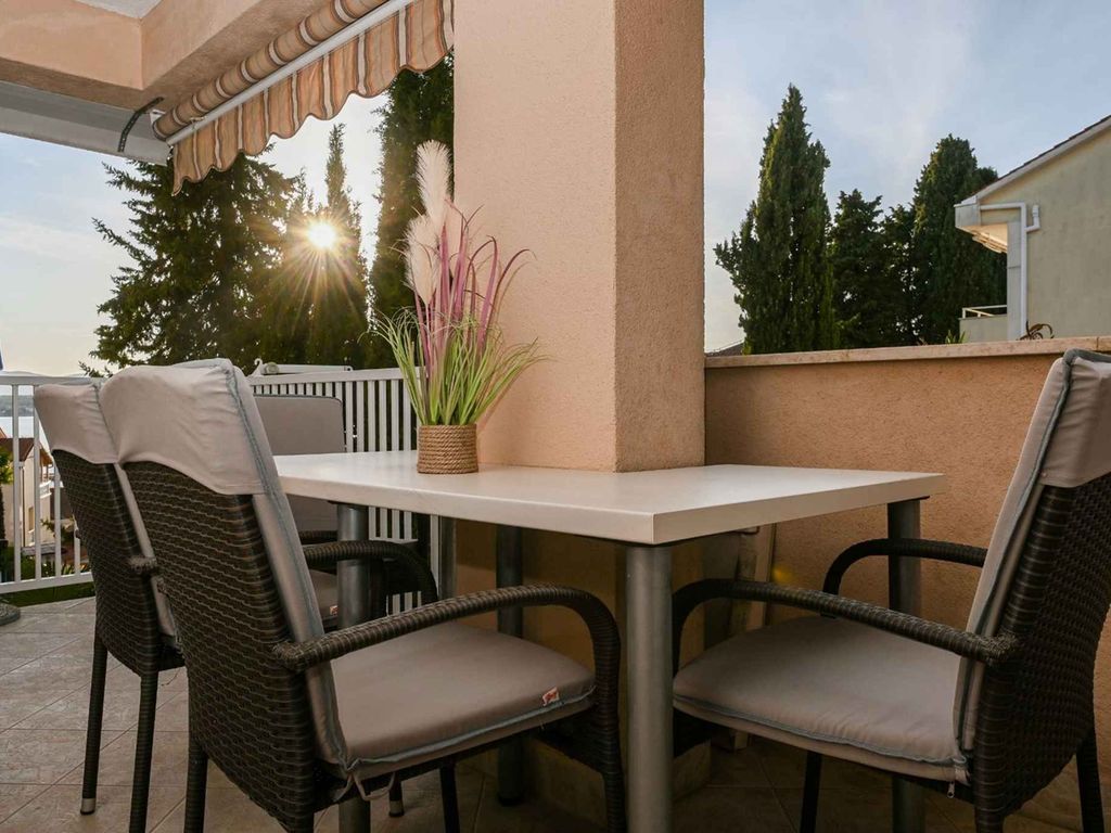 Ferienwohnung mit Balkon und Meerblick