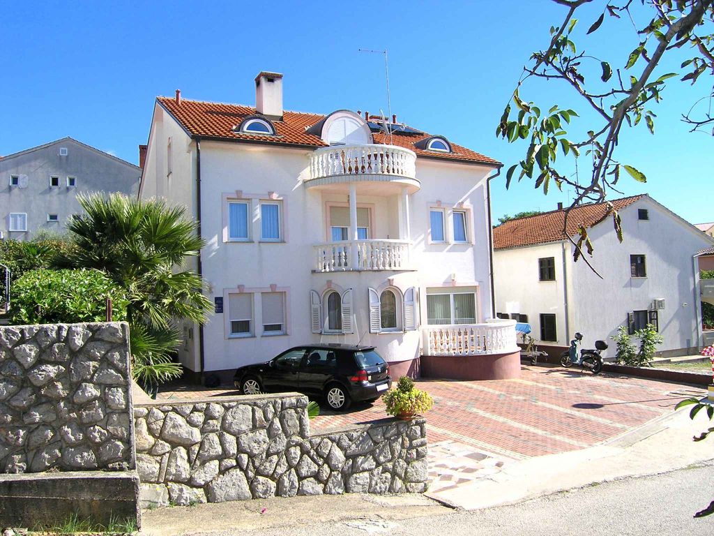 Ferienwohnung mit Balkon und Grill