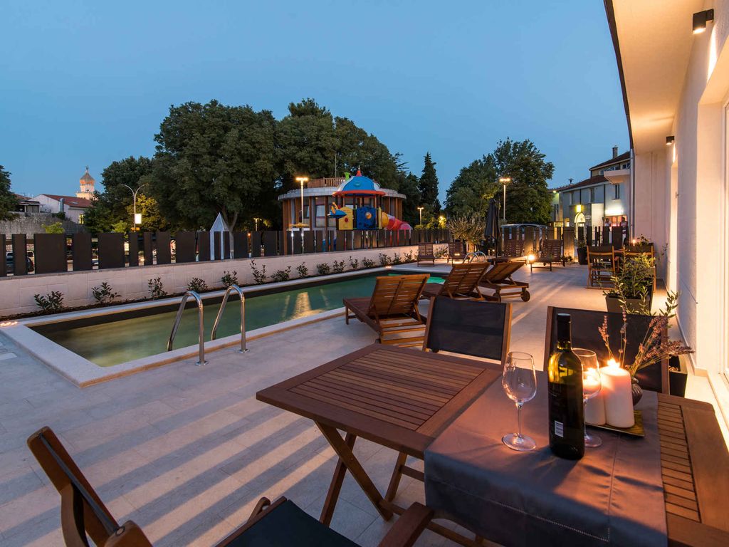 Ferienwohnung mit Klimaanlage, mit Aussenpool