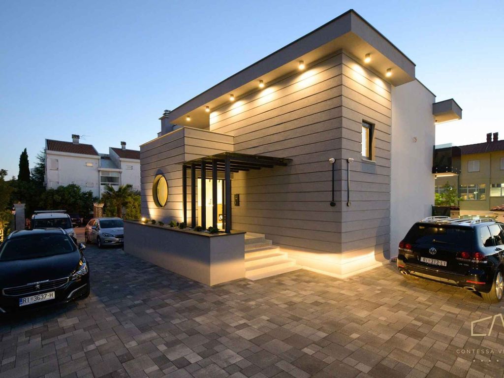 Ferienwohnung mit Pool und Klimaanlage