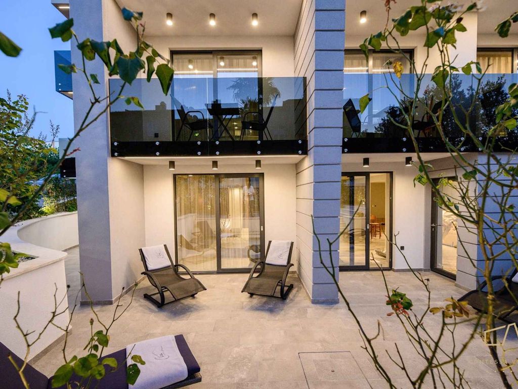 Ferienwohnung mit Pool und Klimaanlage