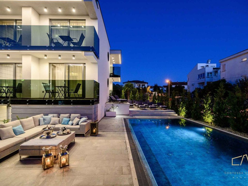 Ferienwohnung mit Pool und Klimaanlage