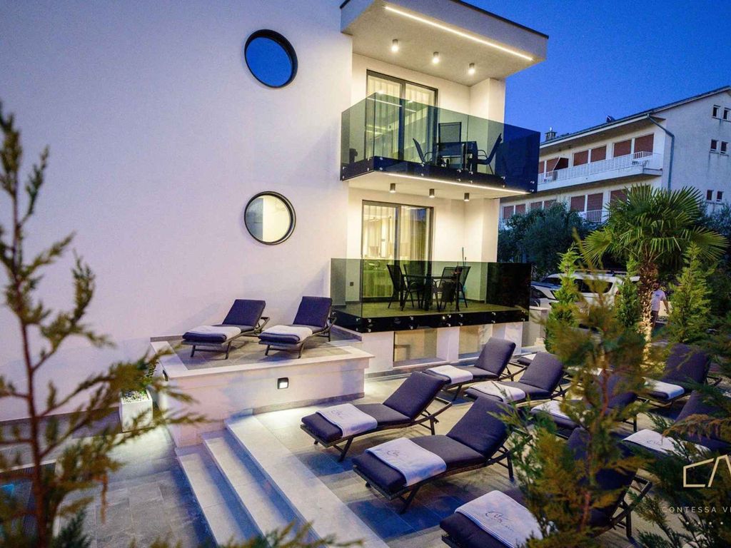 Ferienwohnung mit Pool und Klimaanlage
