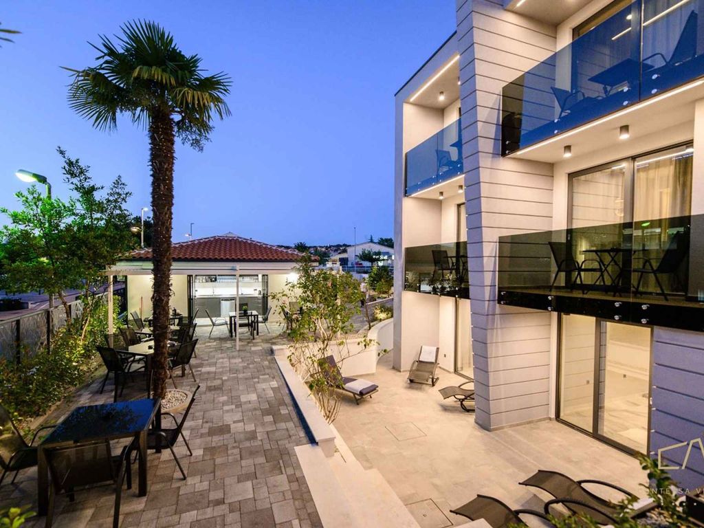 Ferienwohnung mit Pool und Klimaanlage