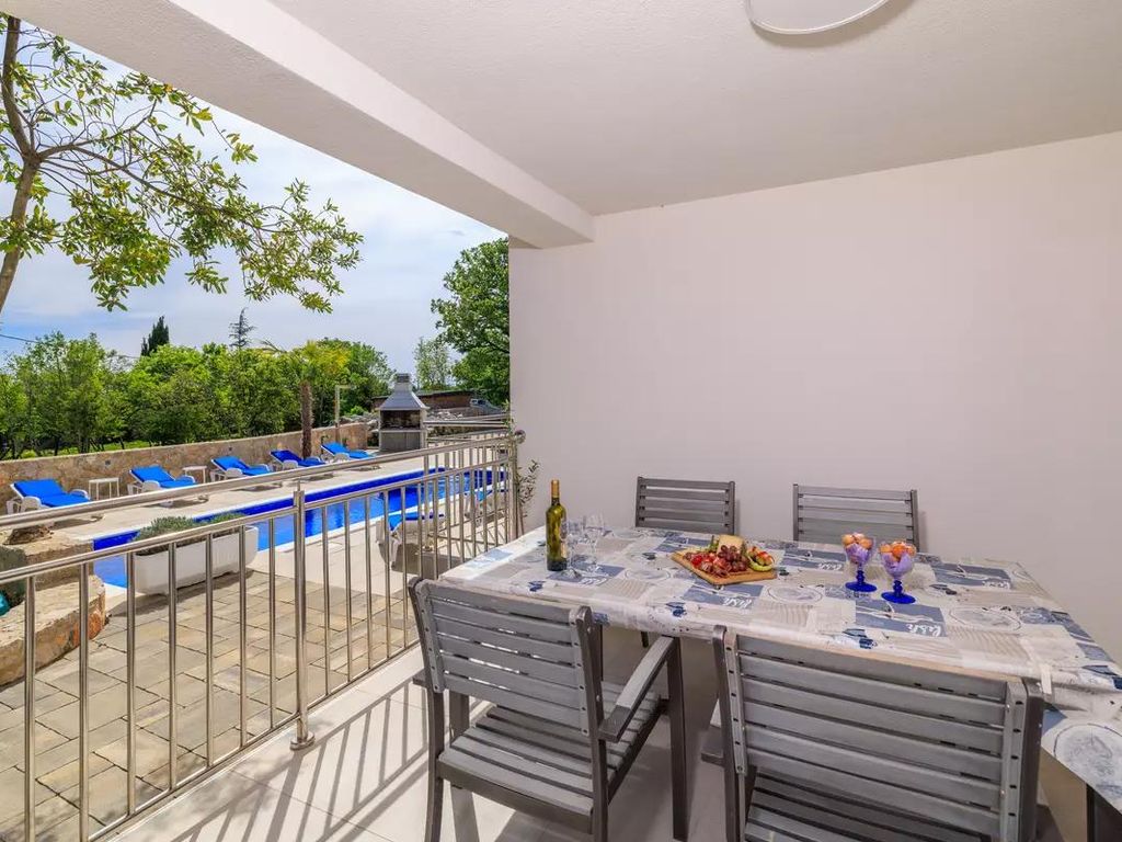 Ferienwohnung mit Pool zur gemeinsamen Nutzung