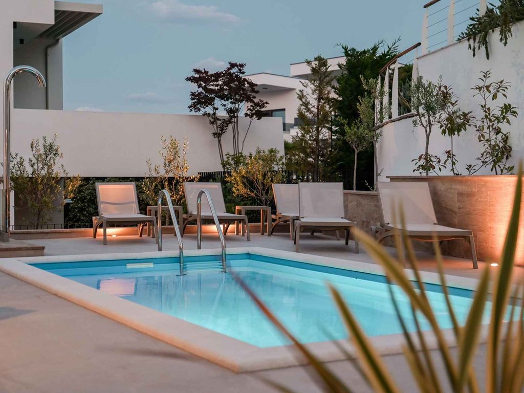 Ferienwohnung mit privatem Pool und Meerblick