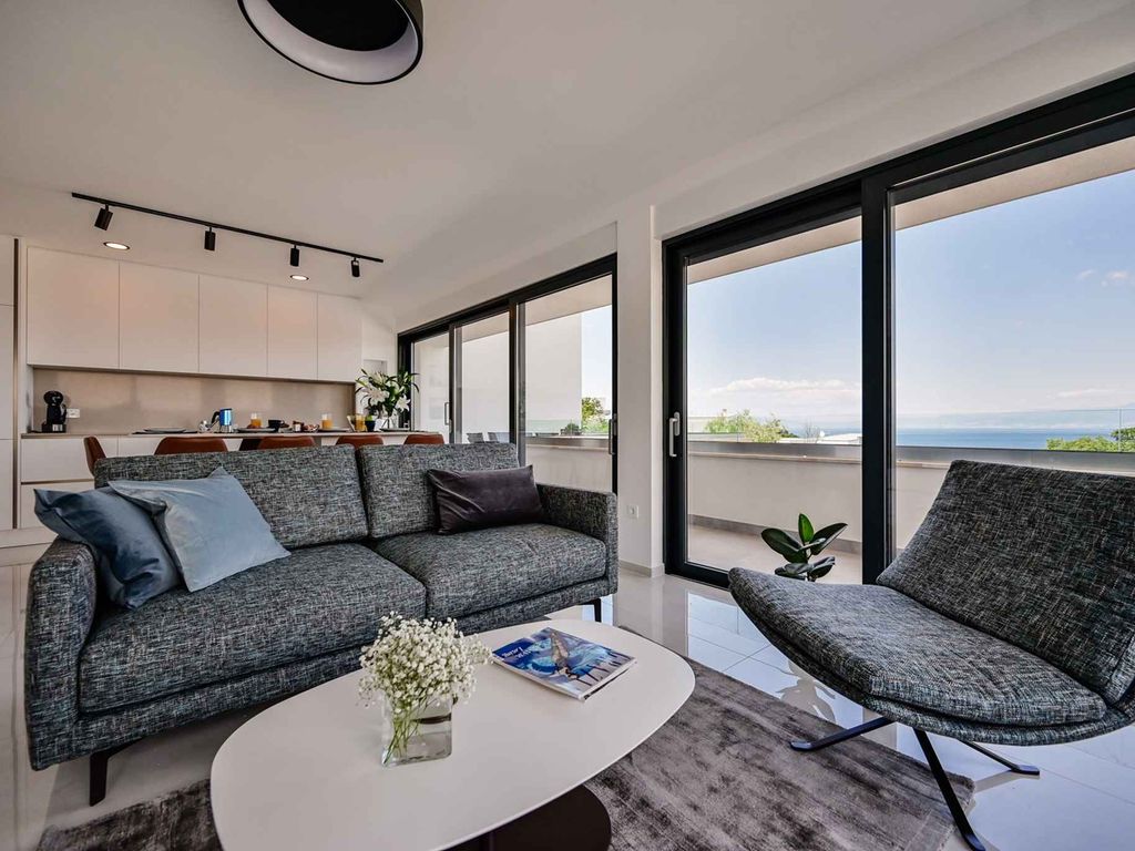 Ferienwohnung mit Meerblick und Swimmingpool