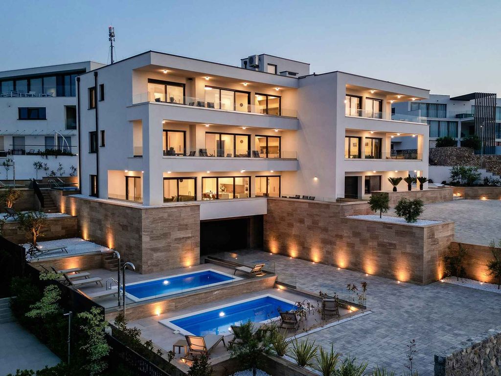 Ferienwohnung mit Meerblick und Swimmingpool