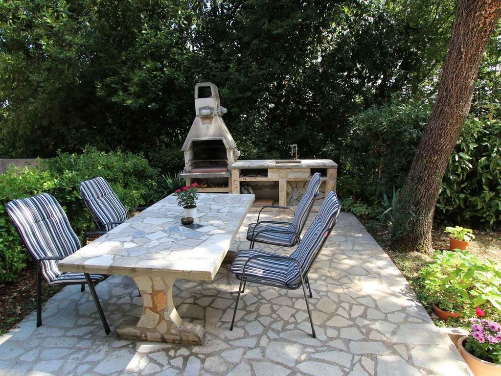 Studio mit Klimaanlage und Terrasse