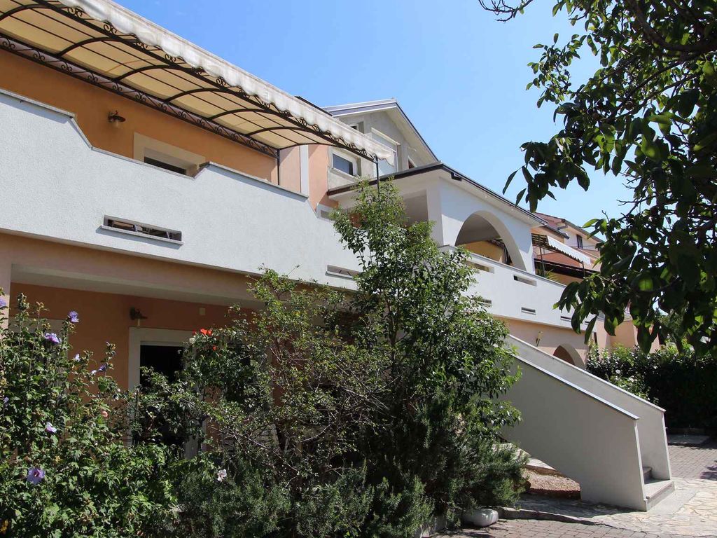 Ferienwohnung mit Klimaanlage und Pool