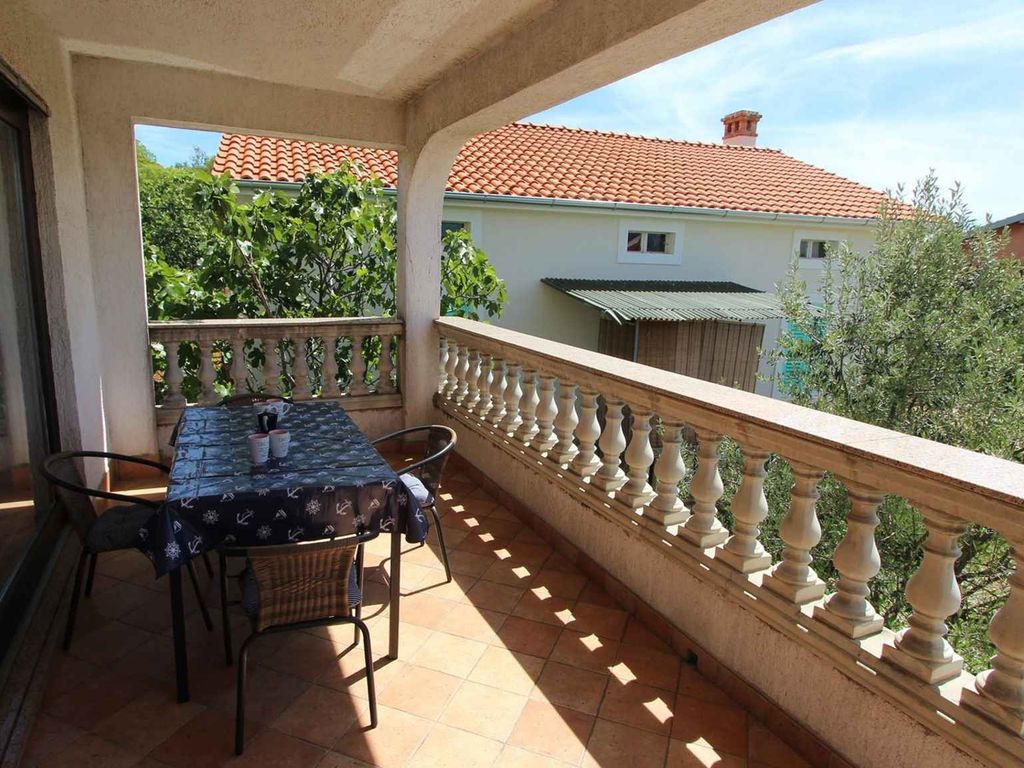 Ferienwohnung mit Klimaanlage und Balkon