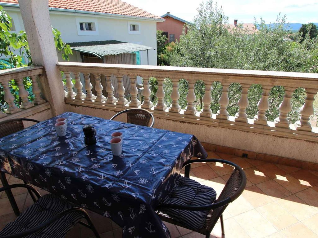 Ferienwohnung mit Klimaanlage und Balkon