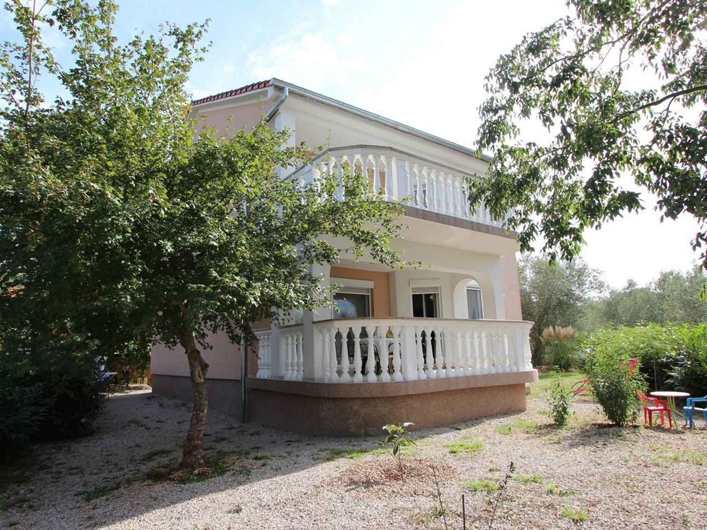 Ferienwohnung mit Klimaanlage und Terrasse