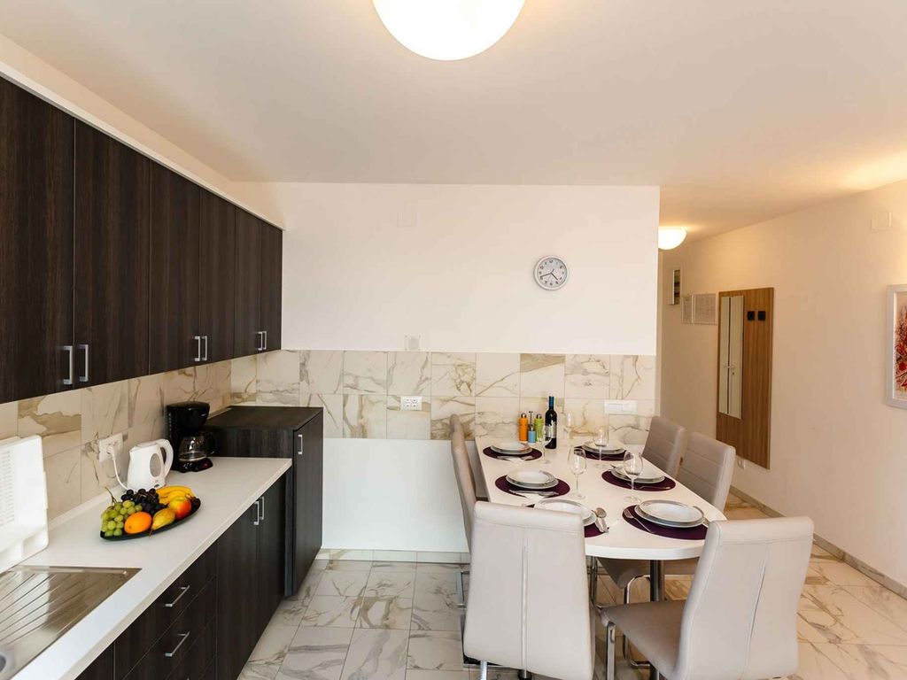 Ferienwohnung mit Klimaanlage und Meerblick
