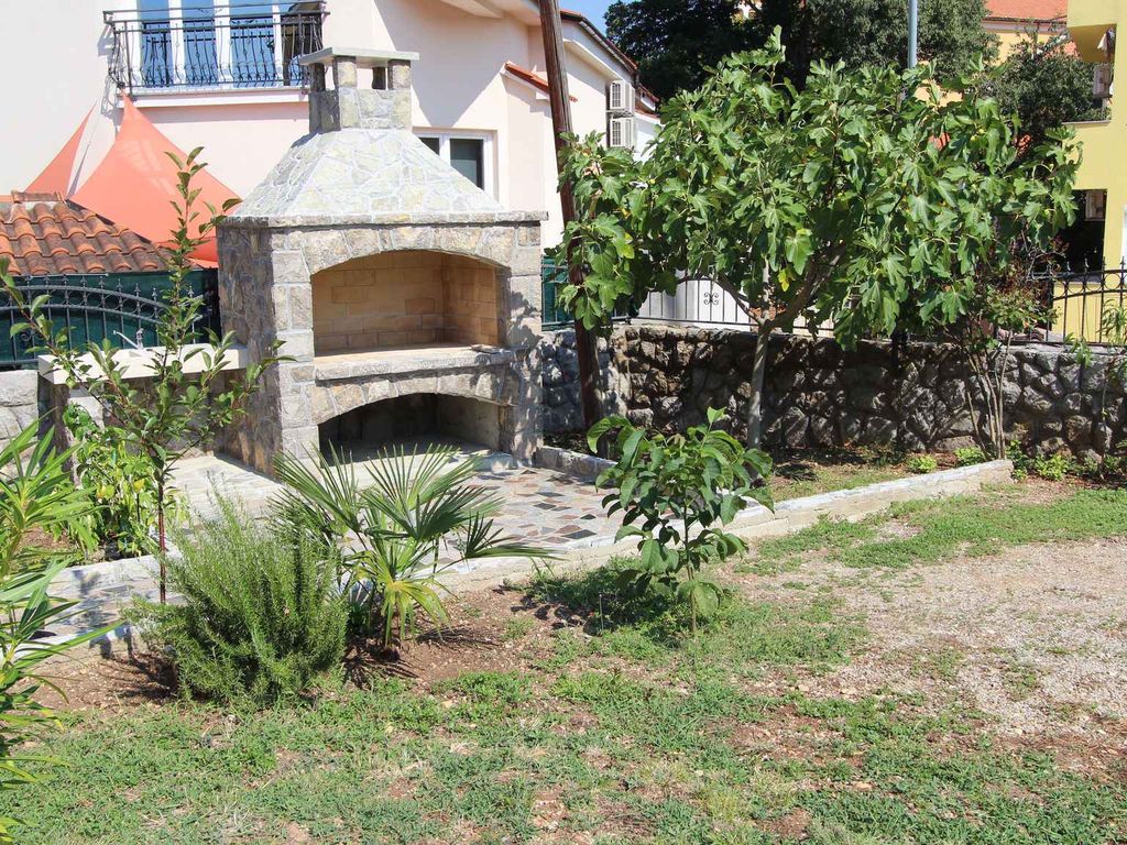 Ferienwohnung mit Klimaanlage und Grill in Strandnähe