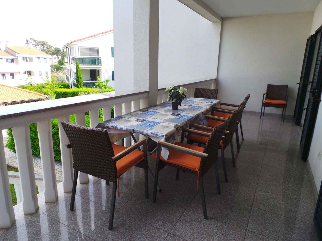 Ferienhaus mit Pool 100 m vom Strand