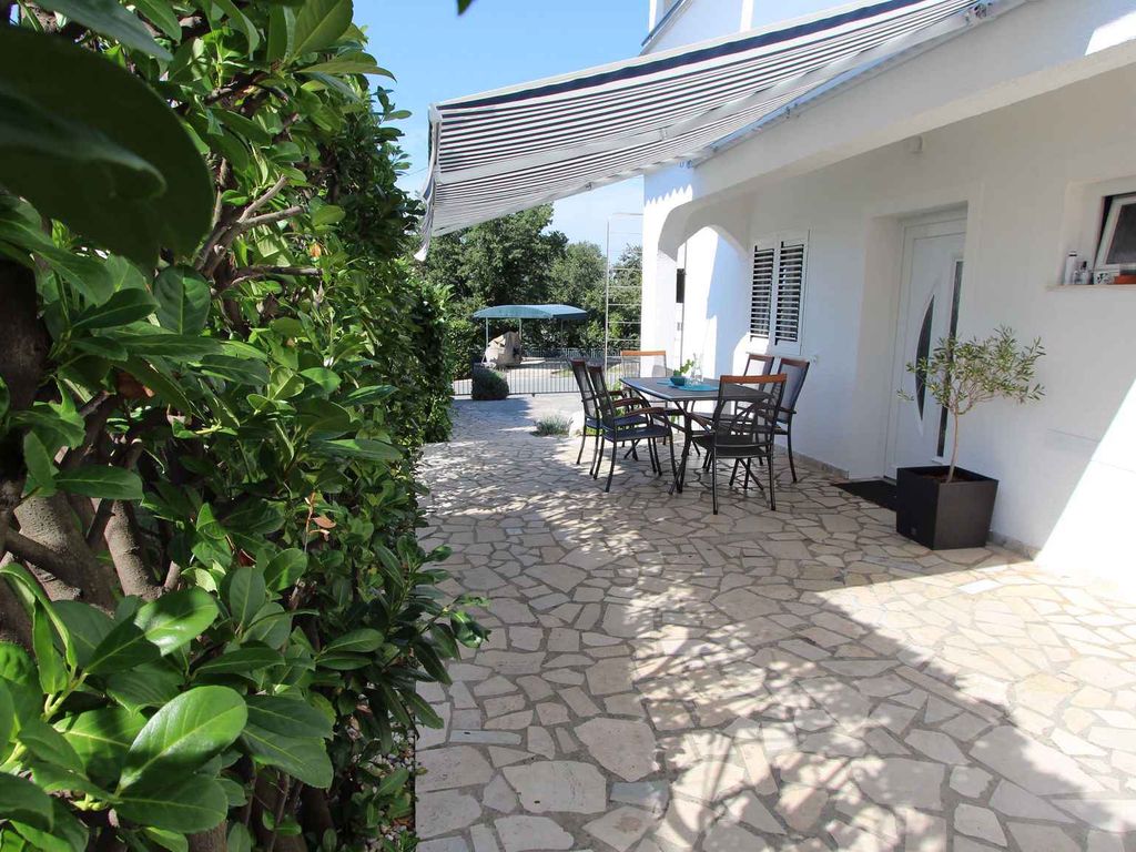 Ferienwohnung mit Klimaanlage und Terrasse