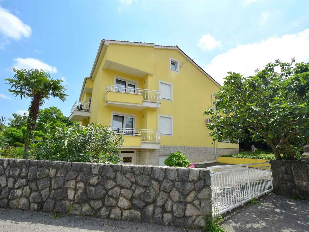 Ferienwohnung mit Balkon und Klimaanlage