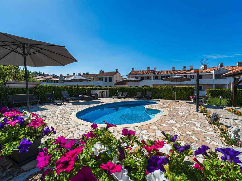 Ferienhaus mit Pool und Klimaanlage