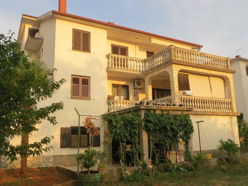 Ferienwohnung with air conditioning and internet access
