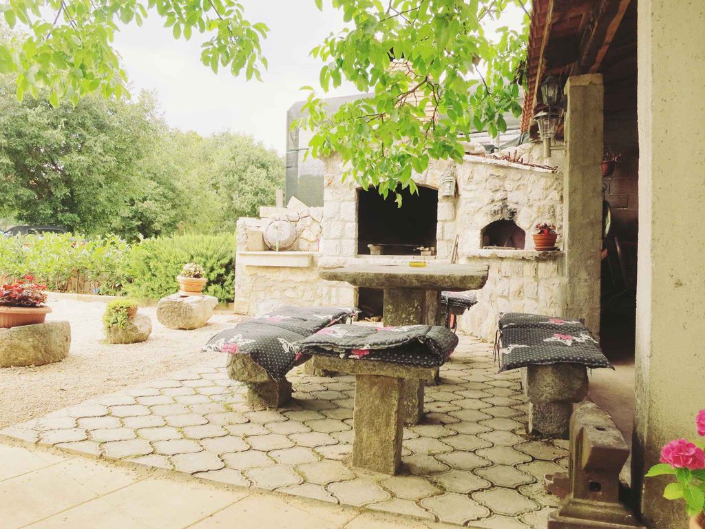 Ferienwohnung with air conditioning and internet access