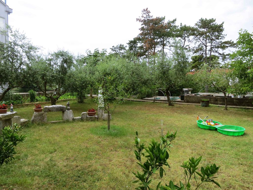 Ferienwohnung with air conditioning and internet access