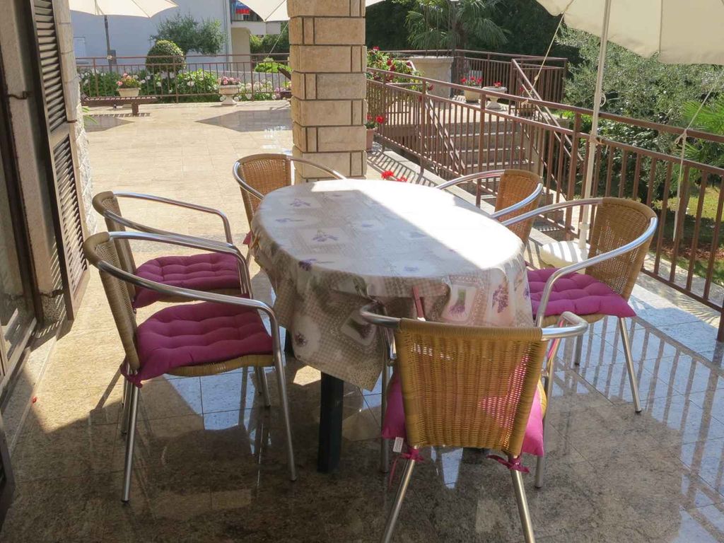 Ferienwohnung mit Klimaanlage und Terrasse