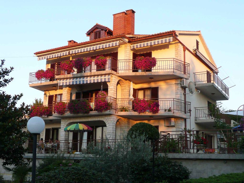 Studio mit Klimaanlage und Terrasse