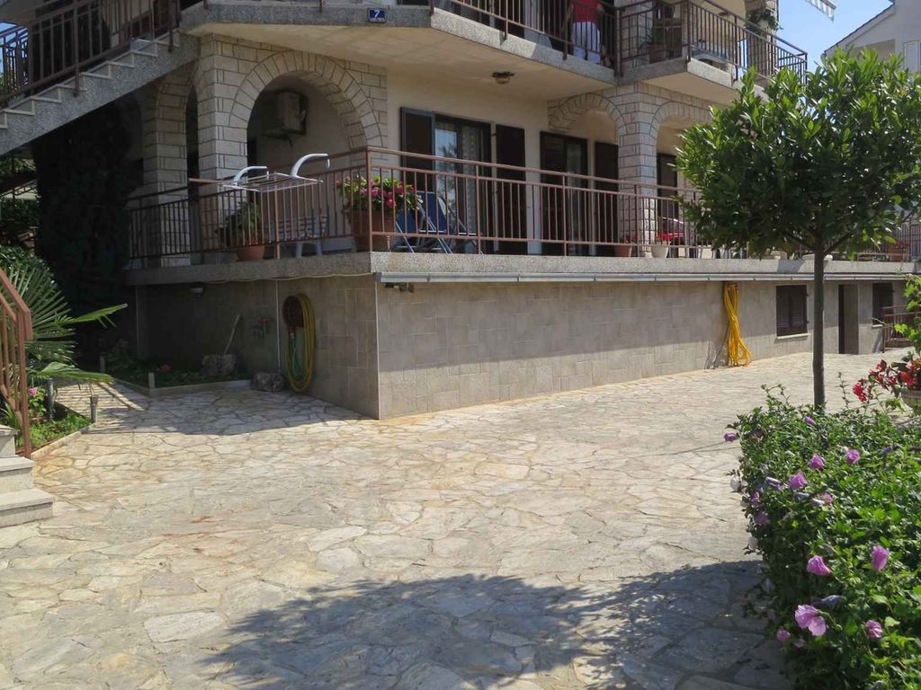 Studio mit Klimaanlage und Terrasse