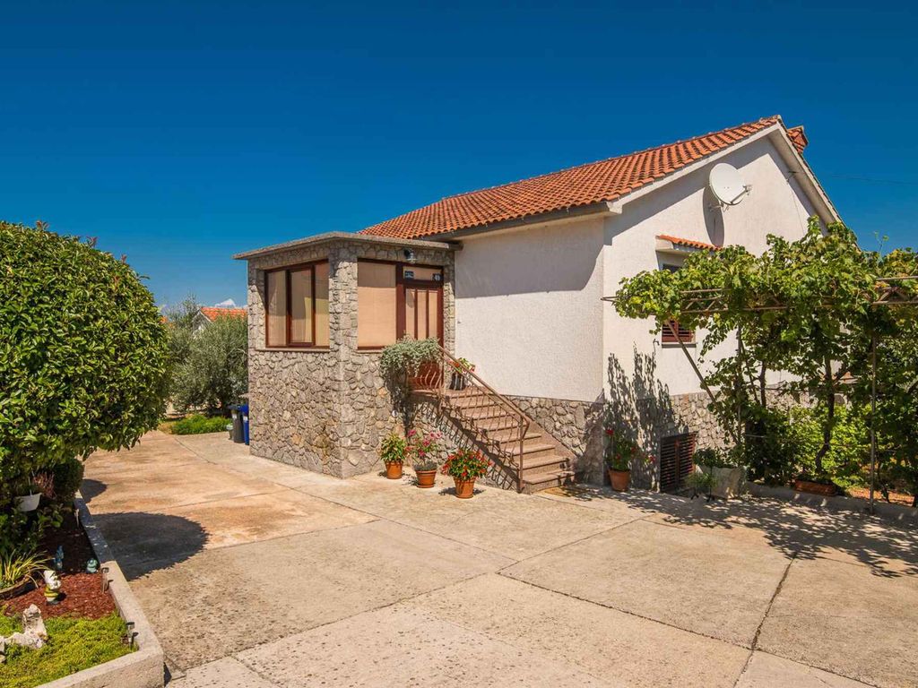 Ferienwohnung mit Garten und Grill